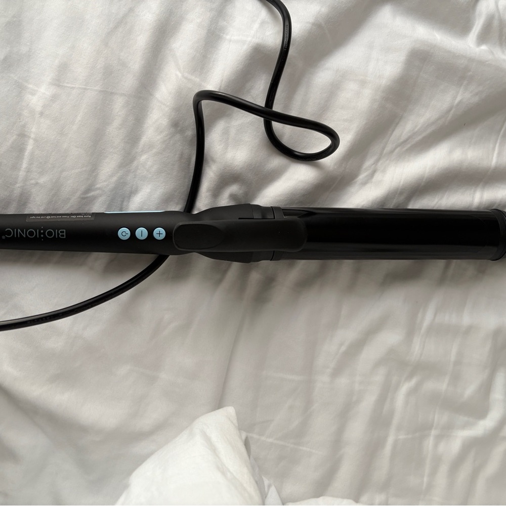 Bio Ionic Black Curling Iron 1.5 inches